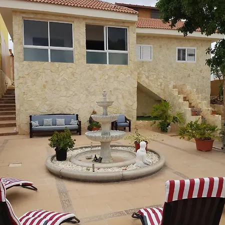 Гостевой дом Montana Luna House With *