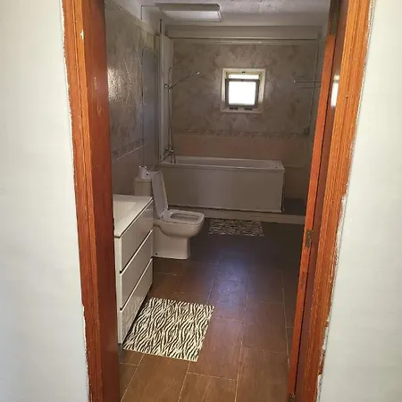 Montana Luna House With Гостевой дом